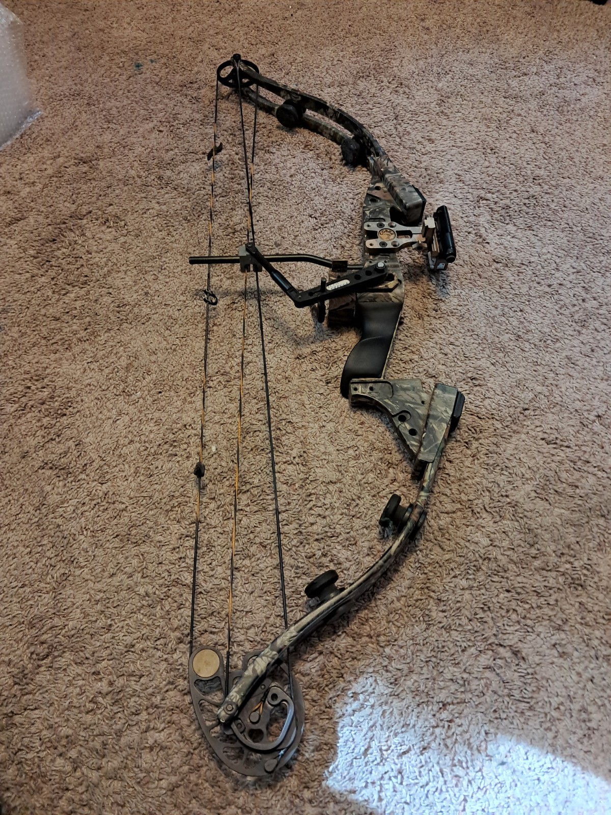 Golden Eagle SplitFire Right Hand Compound Bow 90lb / 29" Draw Length