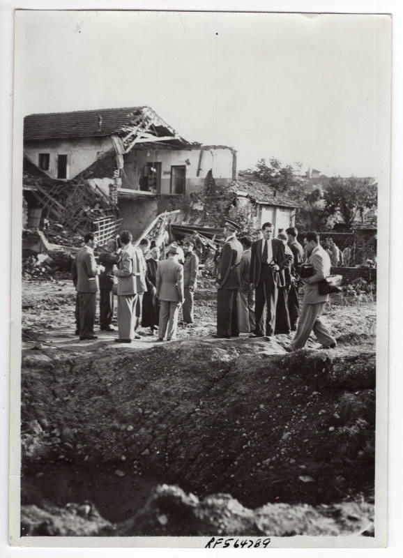 1940 Nun's Home Damaged by Air Attack Milan Italy 5x7 Original News Photo