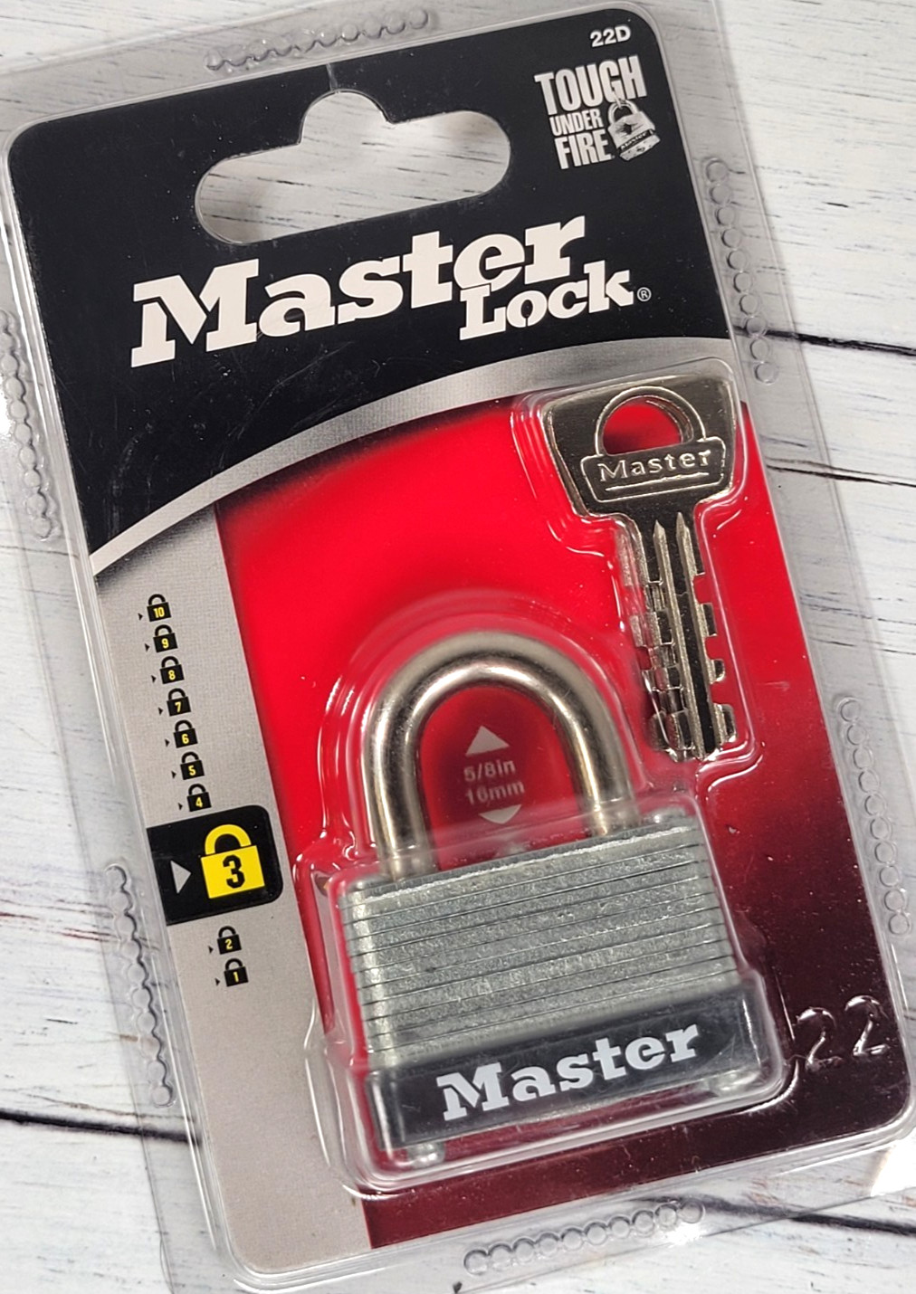 Master Lock 1-1/2 in Padlock w/ 2 Keys MASTER LOCK 22D