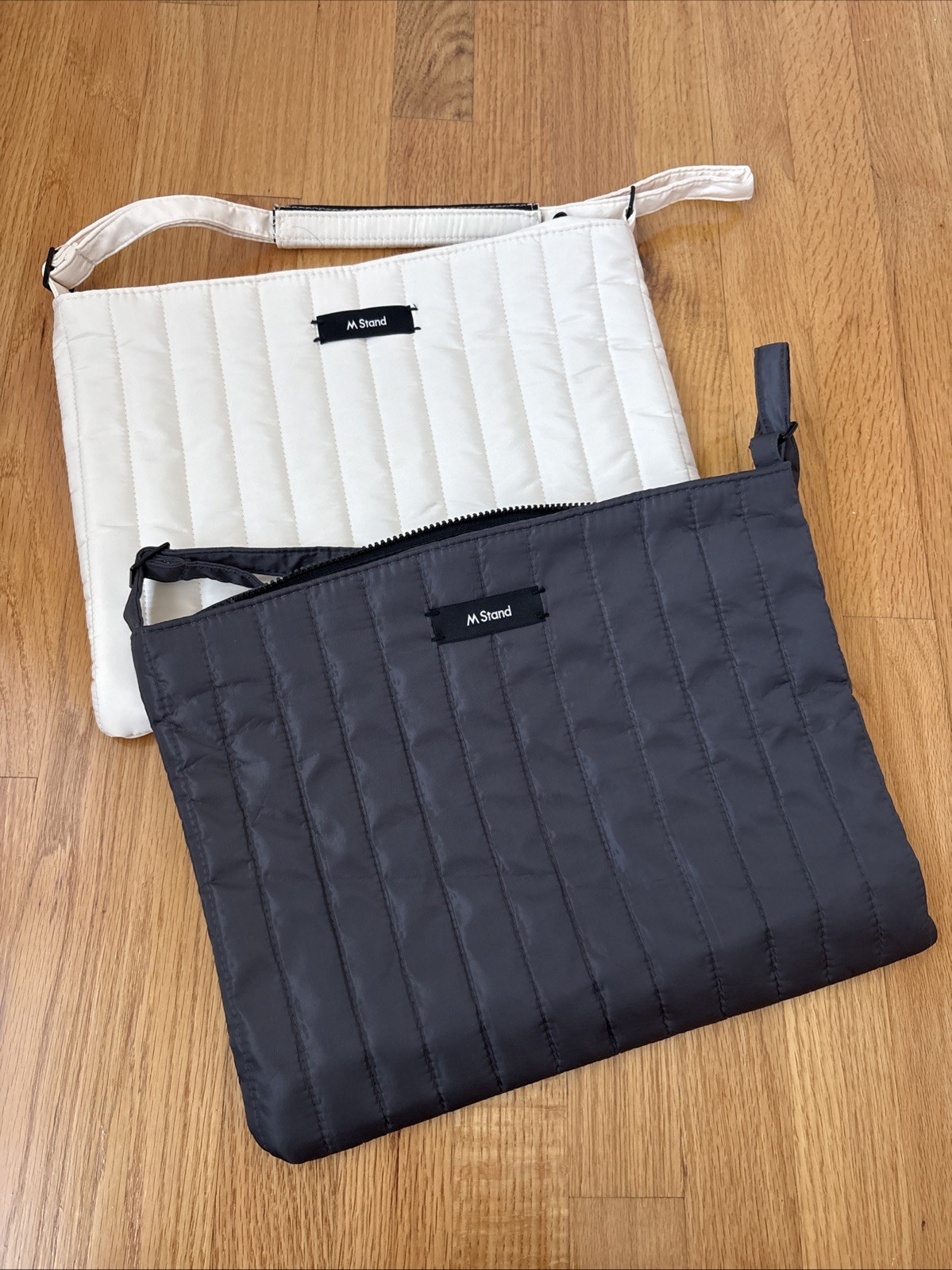 M Stand laptop commuter bag / laptop sleeve in cream or dark grey
