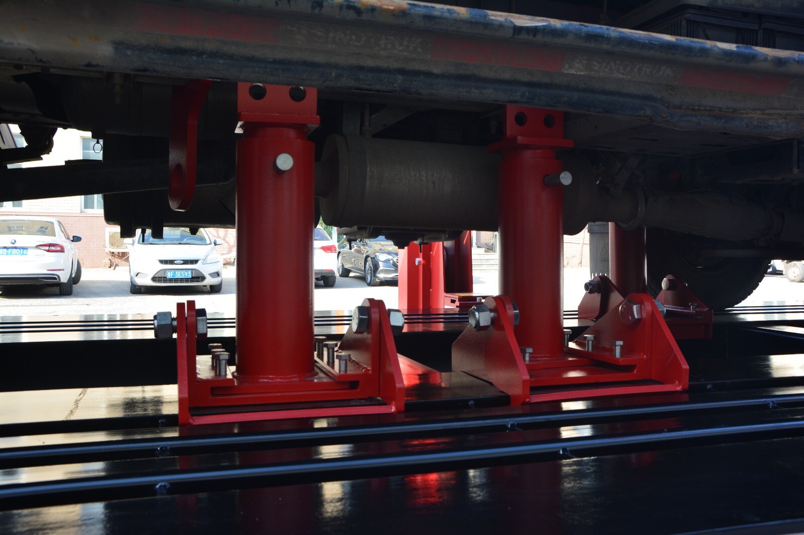 FREE SHIPING NEW 28 FEET LONG 4 TOWERS HEAVY DUTY 25-Ton pulling capacity towers