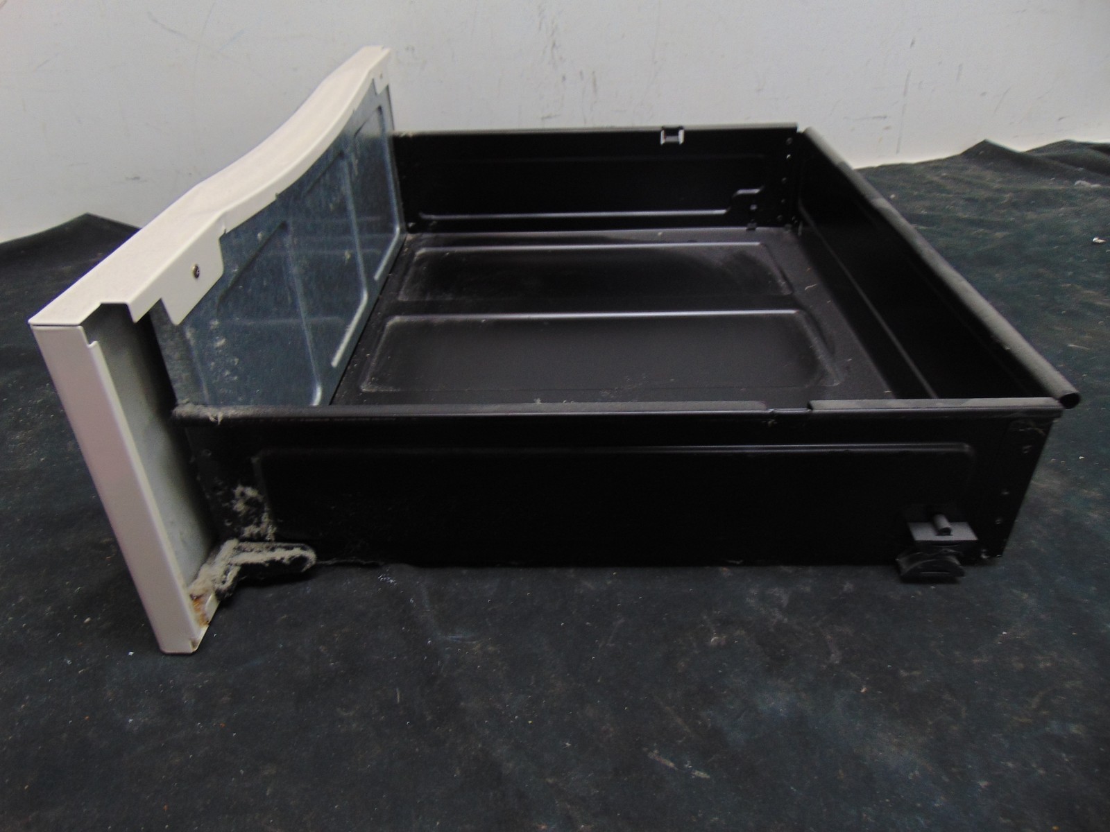 GE Electric Range JB350DF4CC Drawer Assembly WB55T10178