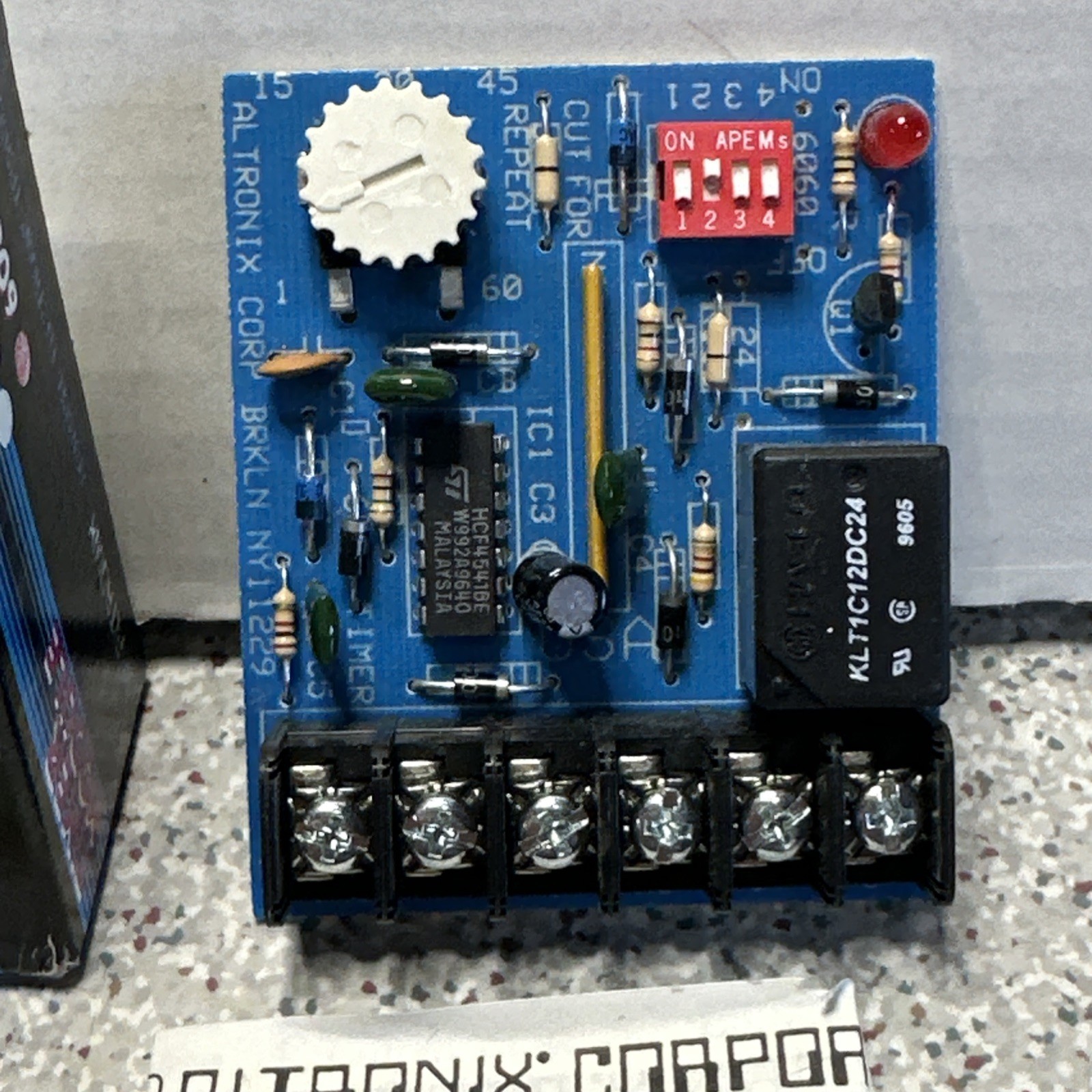 ** NEW ** ALTRONIX 6060-24 Timer