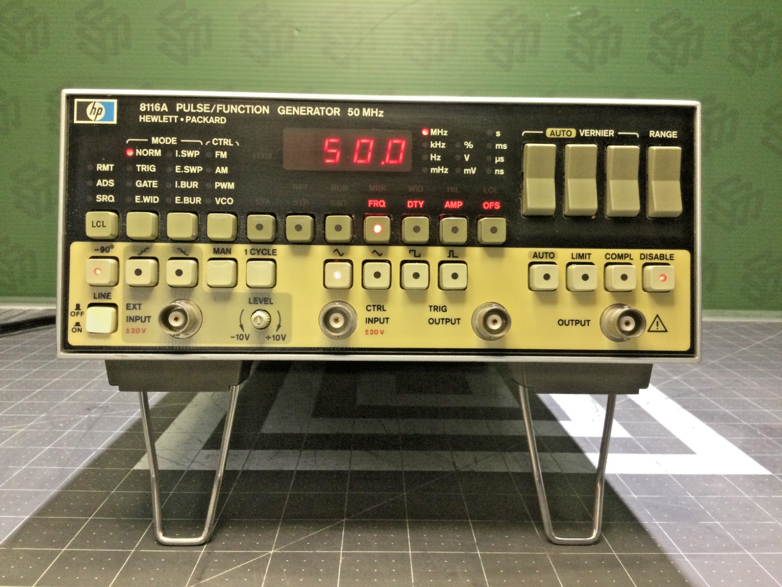 HP 8116A Pulse Function Generator 50MHz Hewlett Packard Tested Working