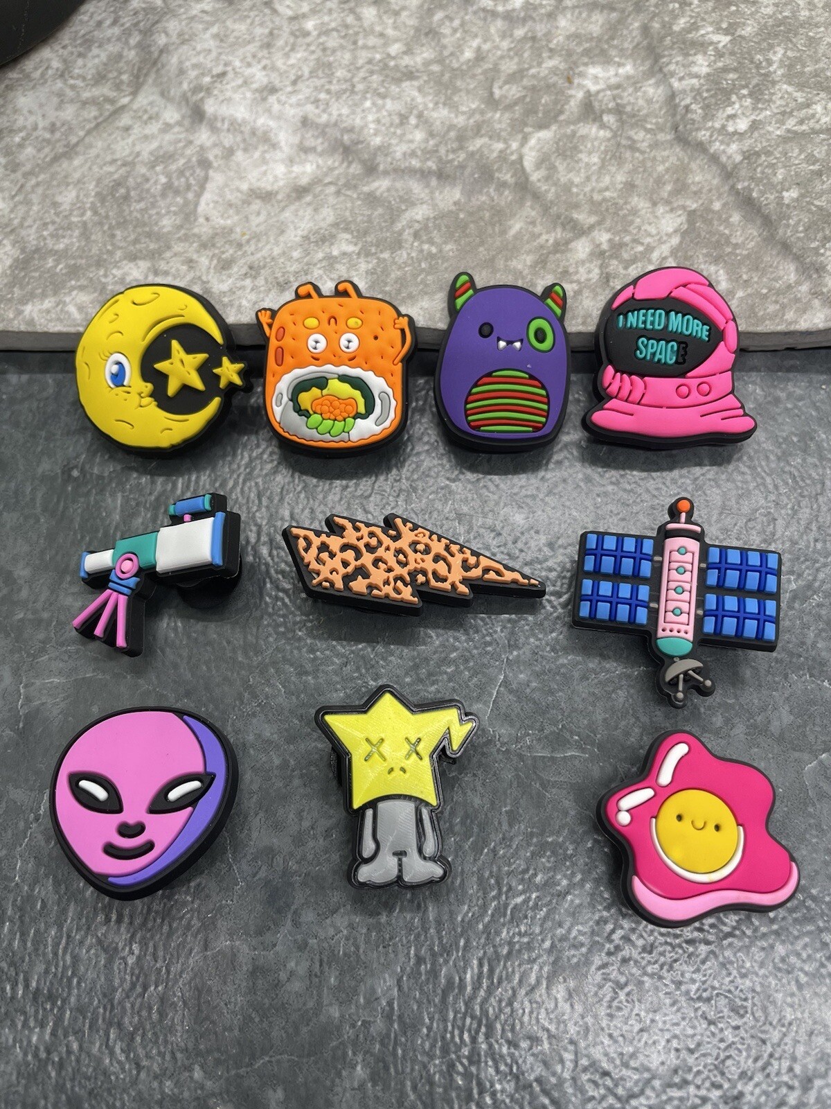 10 PC 1” Cartoon Space Shoe  Decoration Charms-Clogs Jigs Bubble Slide B1018