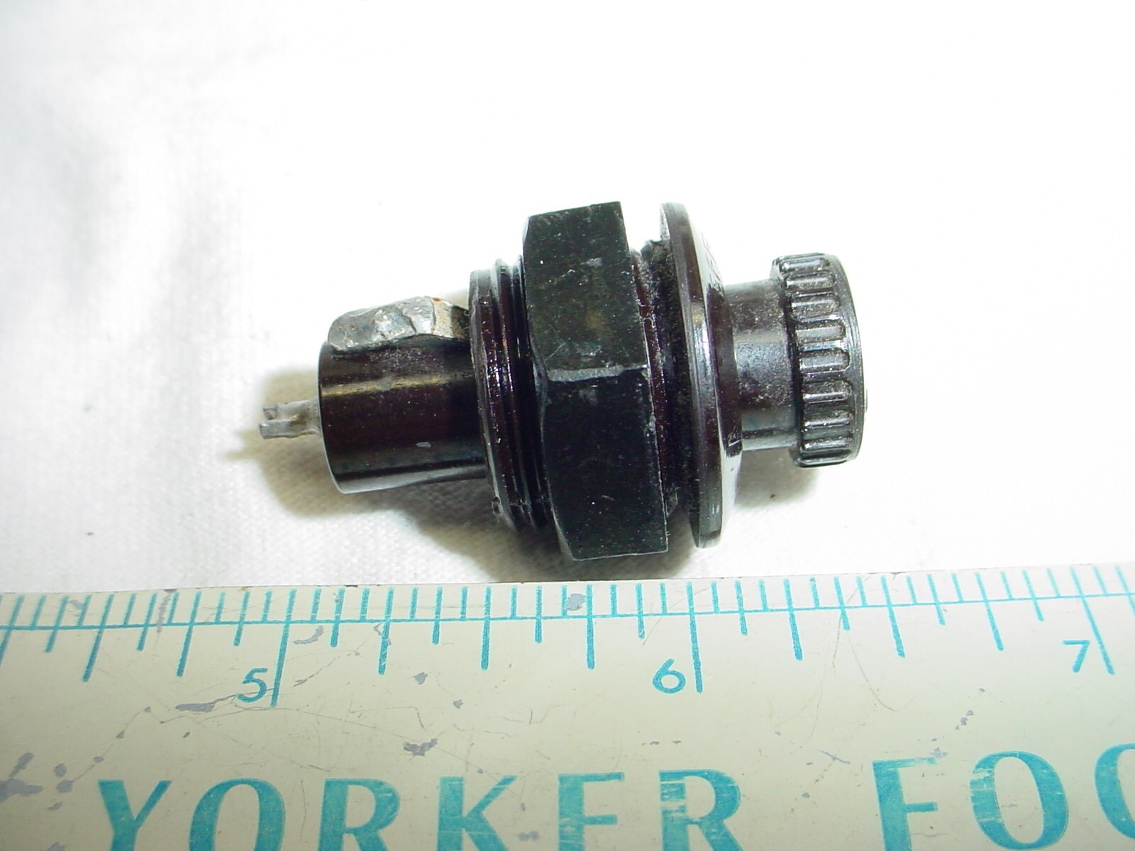 Vintage Efen Fuse Holder P2027 W/ Fuse Screw On Cap European 250V