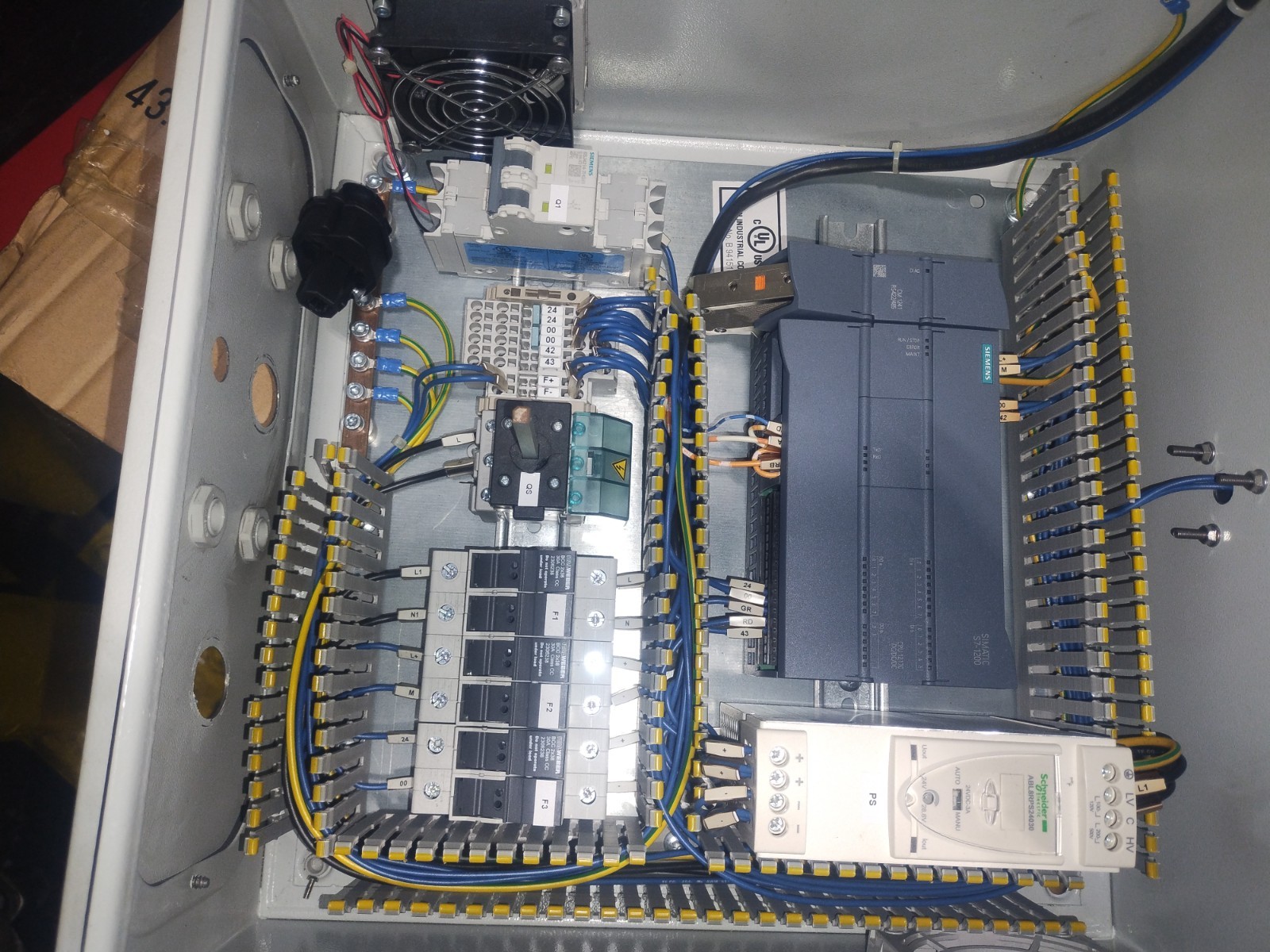 Schneider Electric Control Panel power Controller Used.