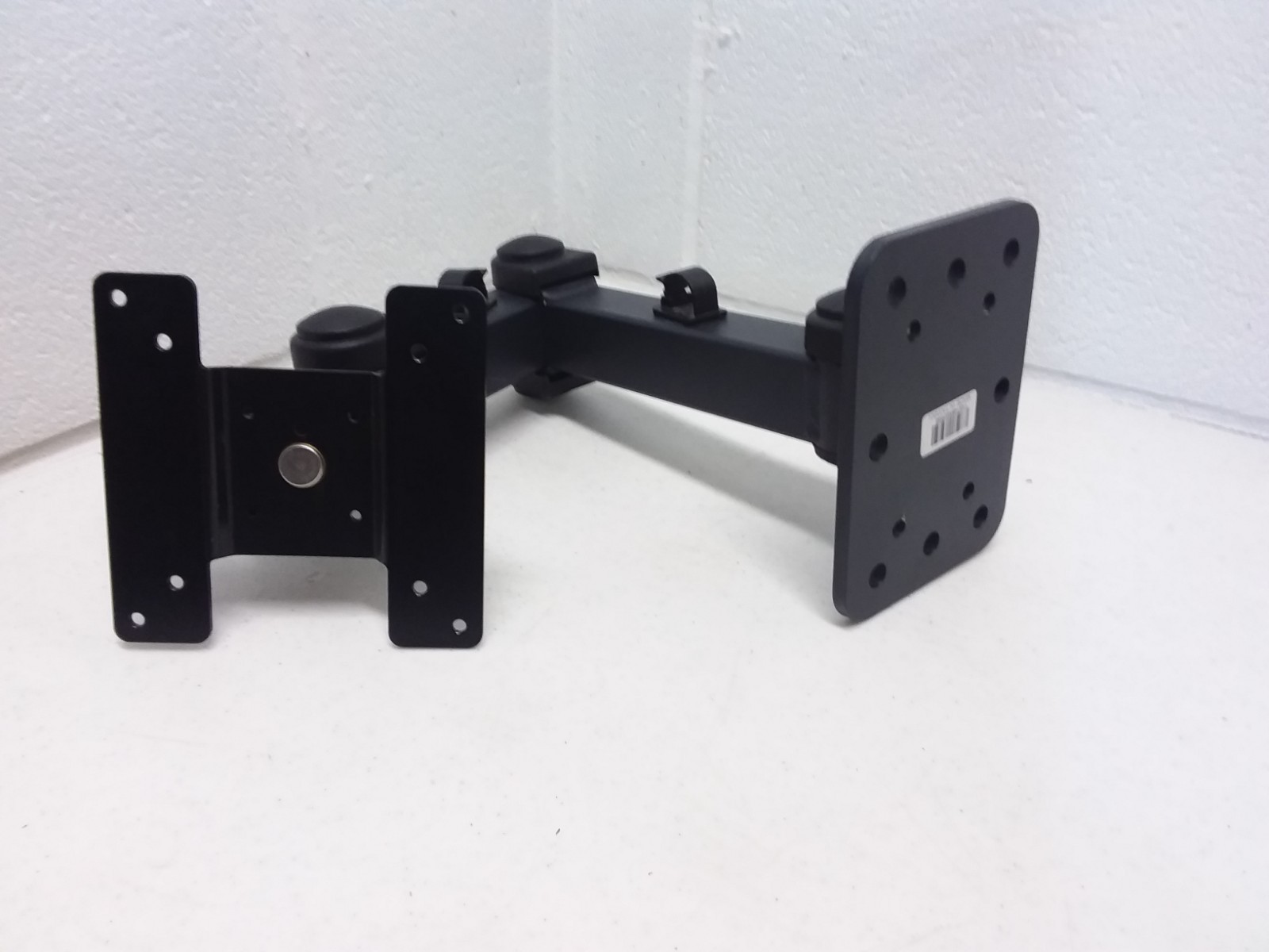 Articulating Arm Bracket Extends Wall Mount Black LCD Wall Swing Arm