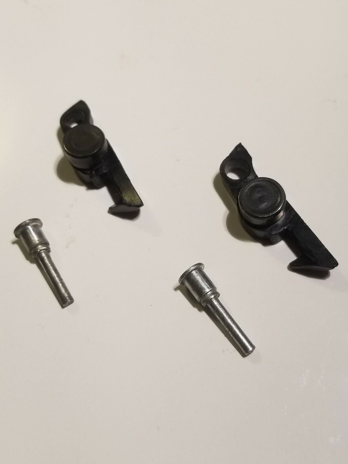 2 ORIGINAL AMERICAN FLYER LINK COUPLER WITH BLACK WEIGHTS & PINS XA10469