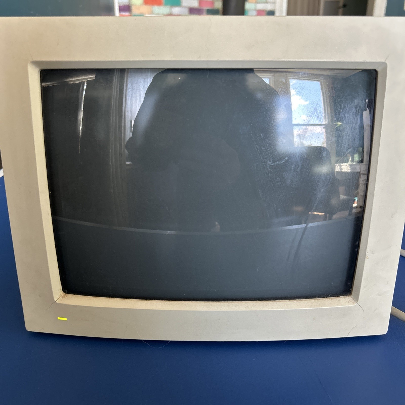 Vintage Apple Macintosh 12" M1299 RGB Display, (Power Light Comes On) 1991