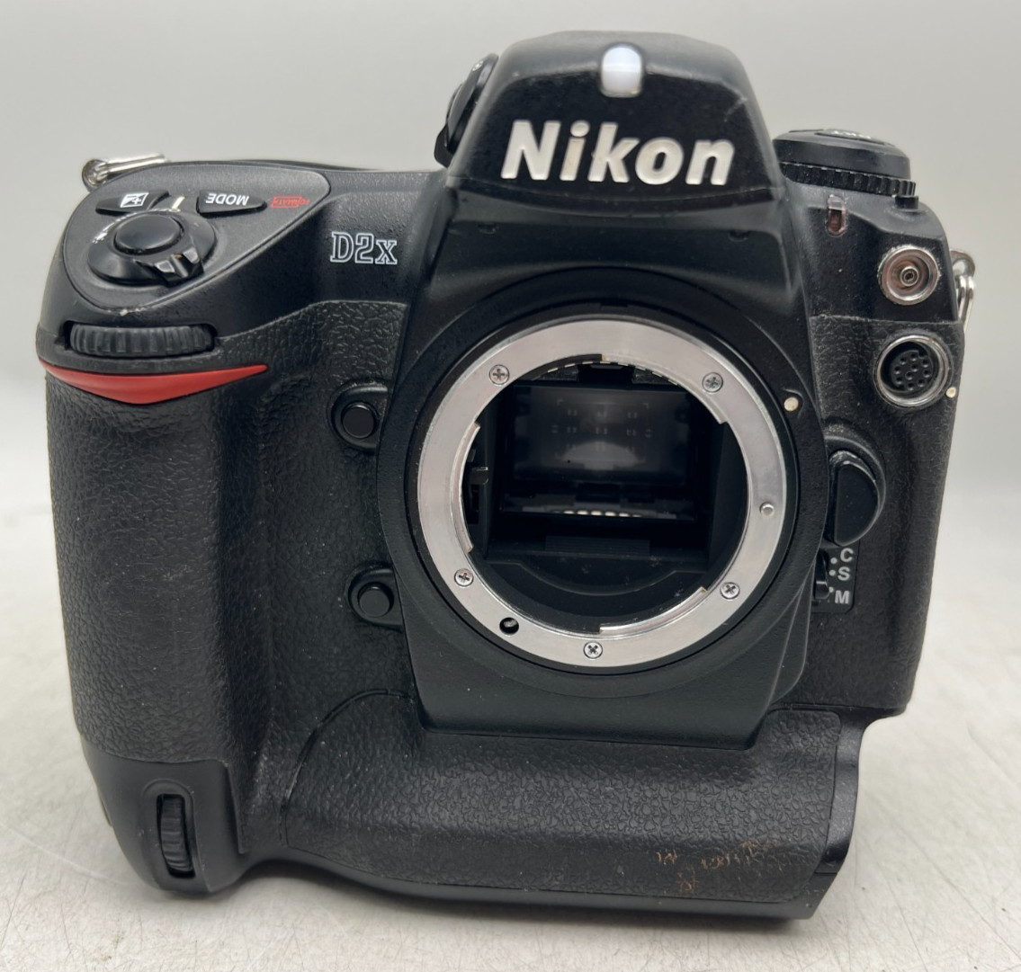 Nikon D2x 12.4MP DSLR Digital SLR Camera - *Parts As-is*