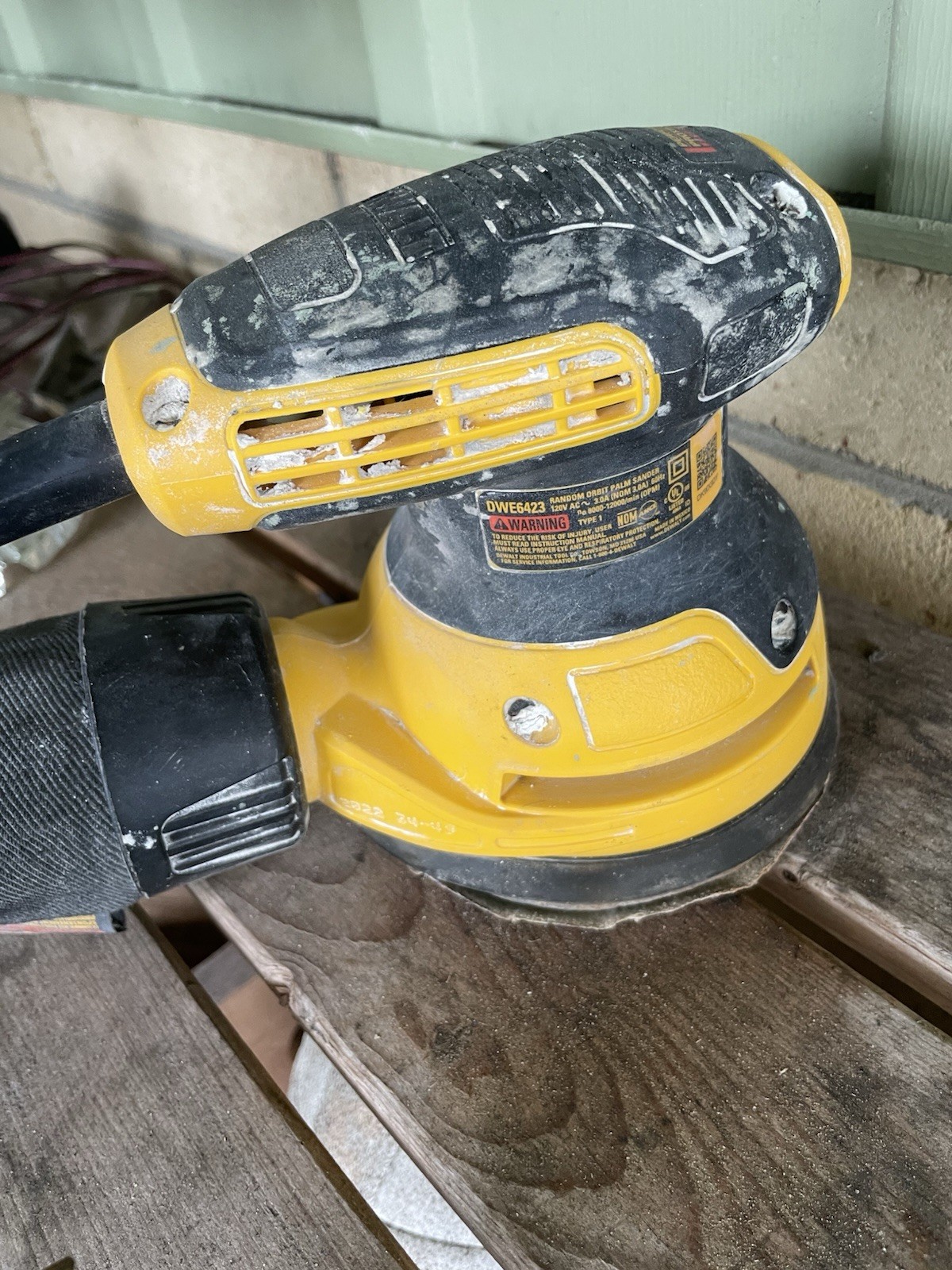 Dewalt DWE6423 5 inch Variable Speed Random Orbit Sander