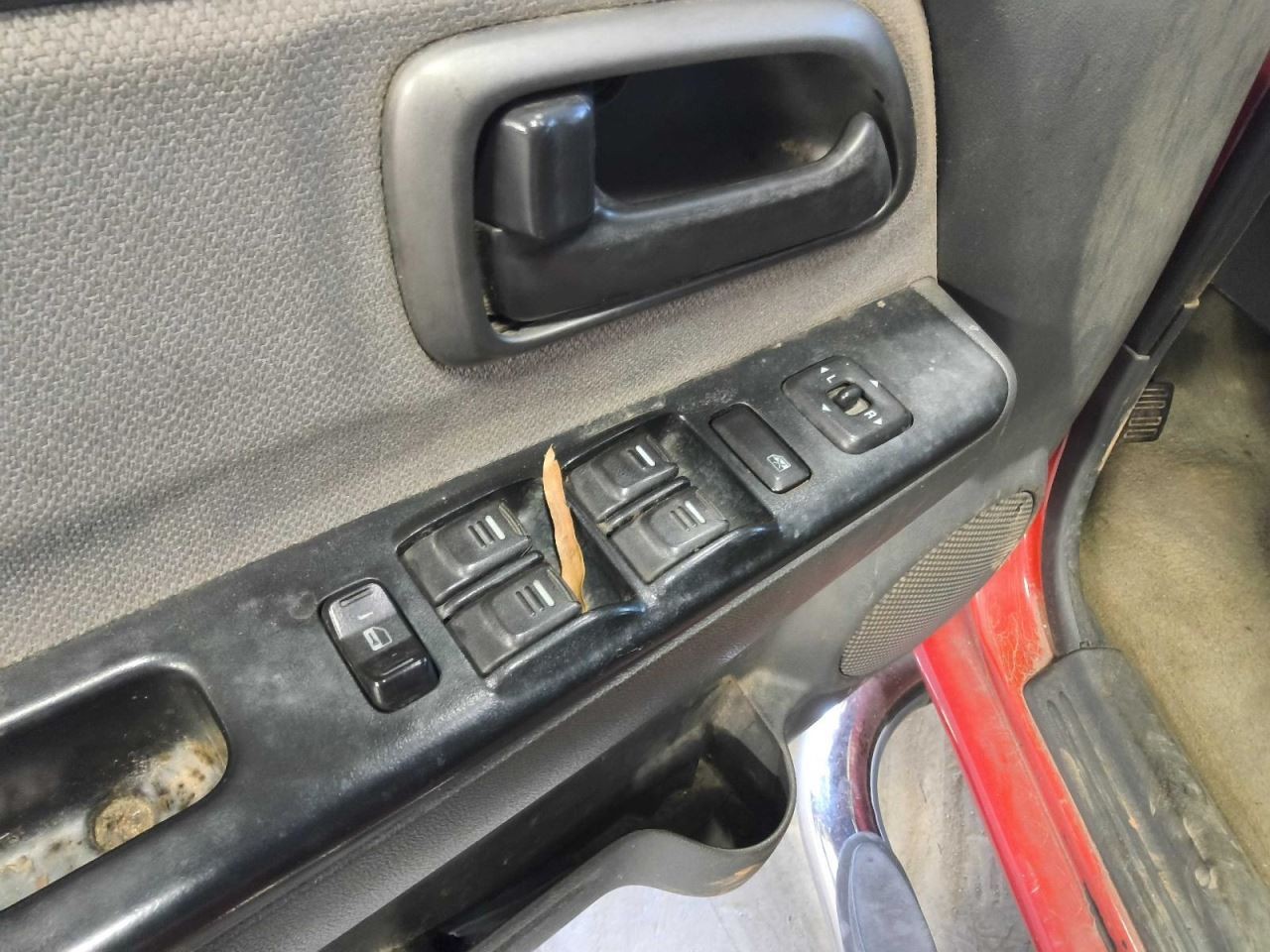 CANYON 2005 Battery Tray 680900
