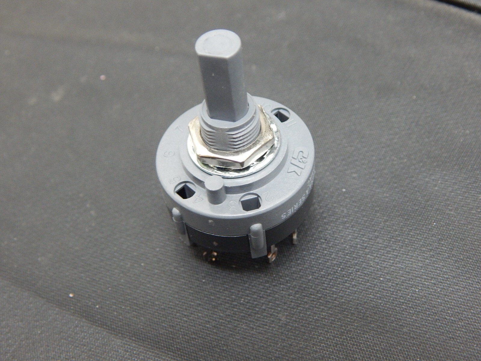 C&K A30305RSZQ ROTARY SWITCH N.O./N.C. 3P3T, 2.5A 125VAC - USA FAST SHIPPING