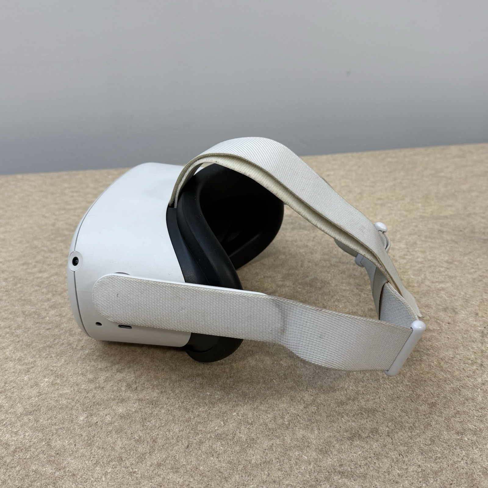 Oculus Quest 2 VR Headset 128GB w/ Controllers / Regular Strap - Tested Works
