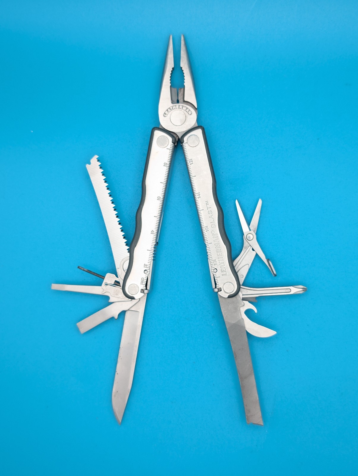 Leatherman BLAST Multi-Tool , Retired Multitool w/ Knife Pliers