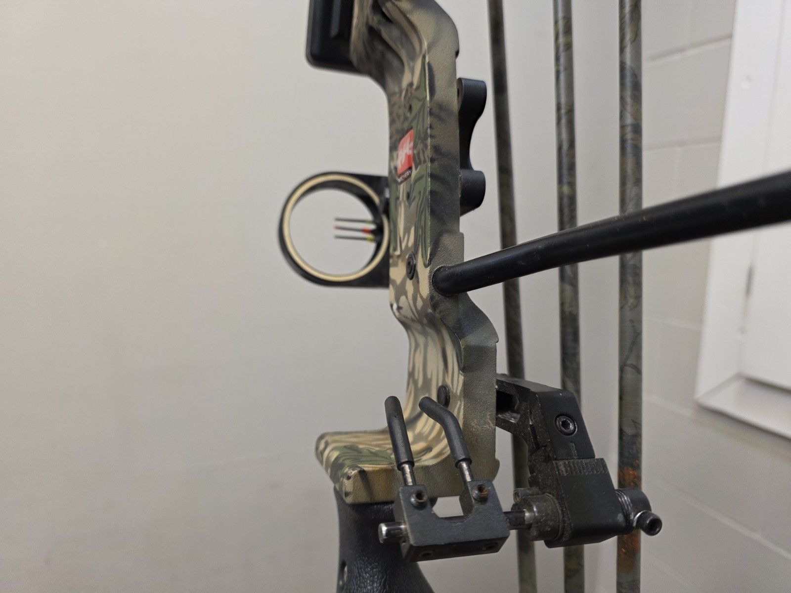 PSE Whitetail Extreme Compound Bow RH 29" 60lb Draw
