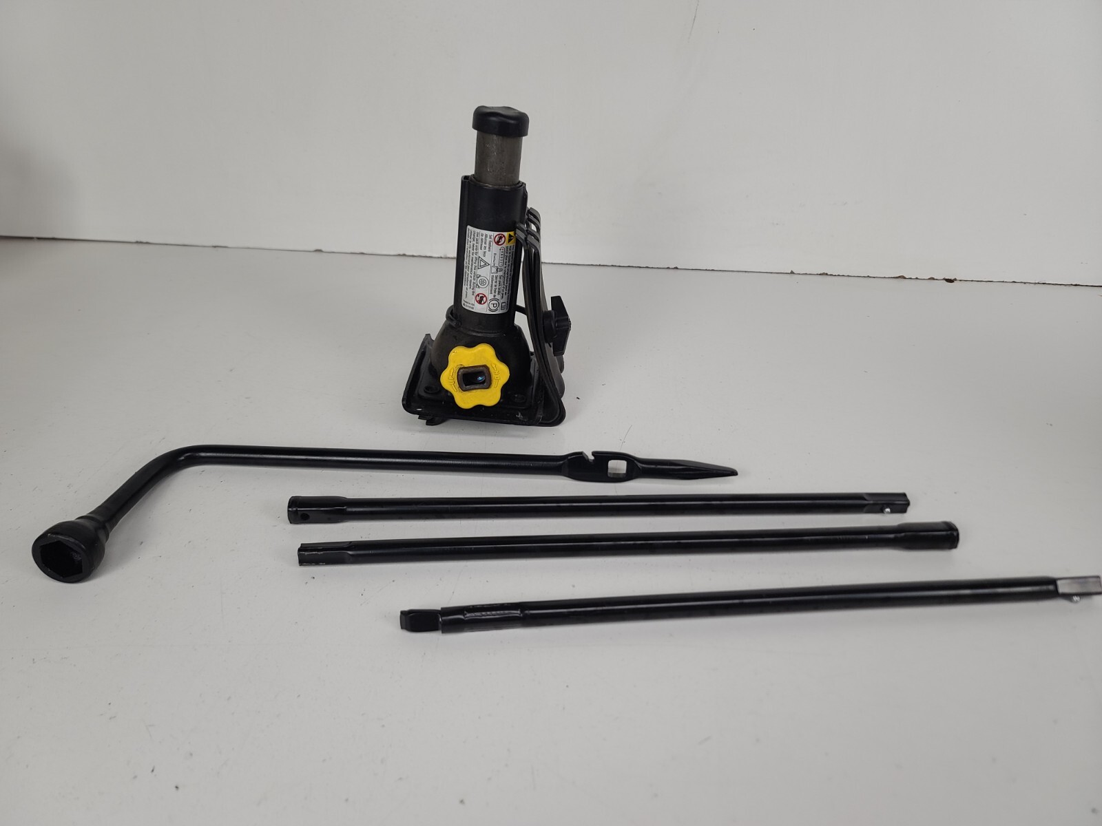 1999-2014 Chevy Avalanche 1500 Jack Kit Assembly Oem