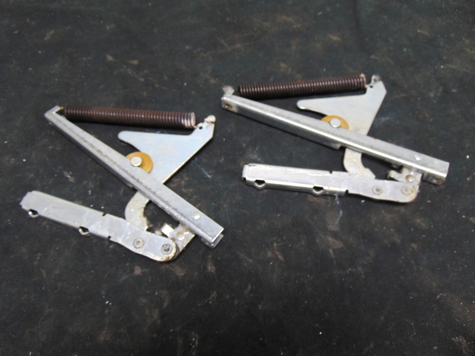 Maytag Range MGR5752BDS Hinges 74003968