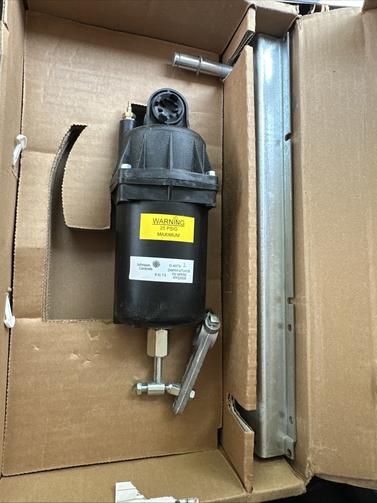 Johnson Controls D-4073-2 - Pneumatic Piston Damper Actuator 8-13 psi