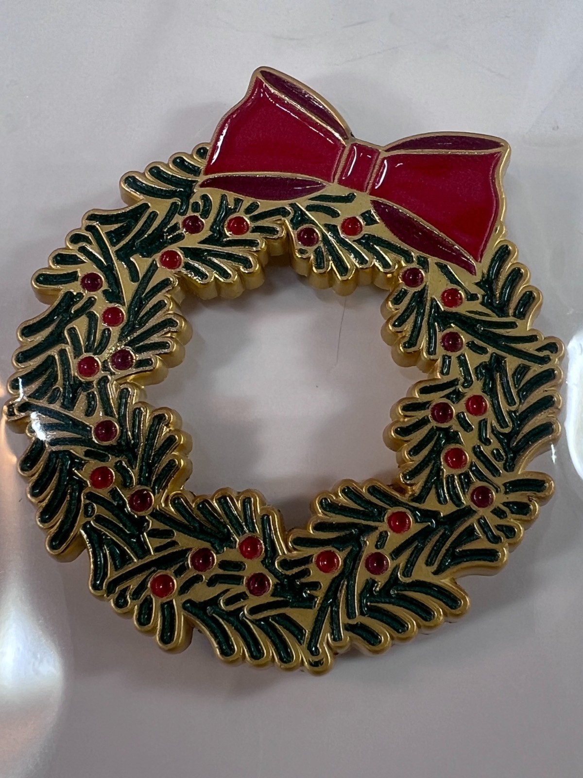 ANNA GRIFFIN Members Only Badge Brooch Pin Dec 2025 UNUSED Christmas Wreath