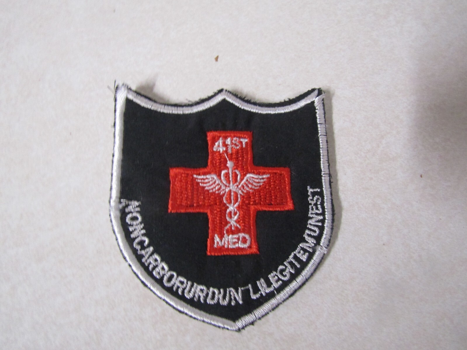 MILITARY PATCH VIETNAM ERA OLDER SEW ON 41ST MEDICAL NONCARBORURDUN LILEGITEMUNE