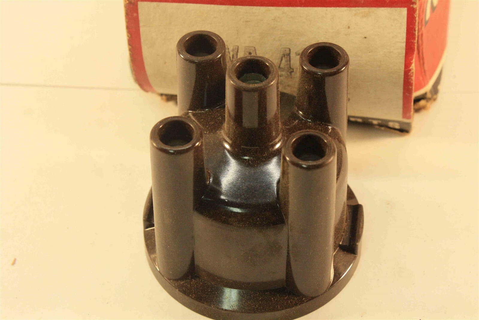 Distributor Cap for TOYOTA Older Models by NIEHOFF WA410  Old Stock    1967-1974