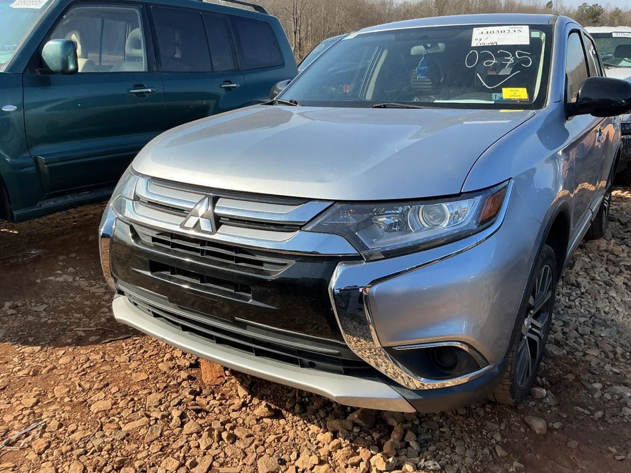 OUTLANDER 2017 Glove Box 4944629