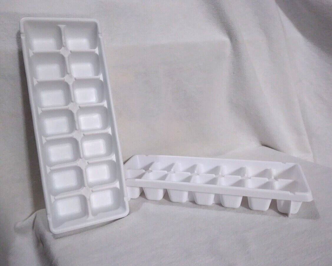 White Stacking Plastic Ice Cube Trays Lot of 2 Twist n Pop (14x2) Standard Size