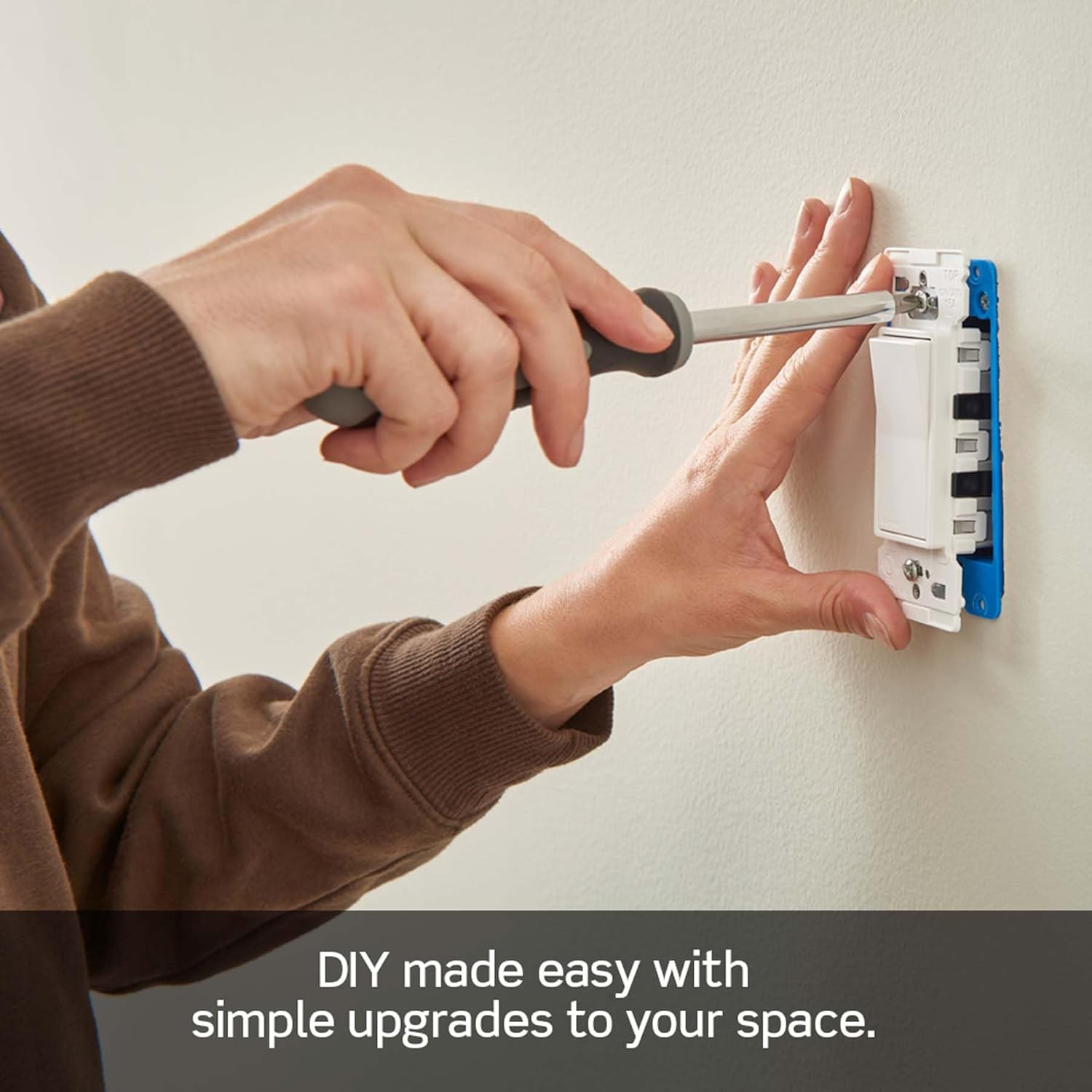 Lever Edge 15 Amp Single Pole Rocker Switch, 10-Pack, E5601-MW, White