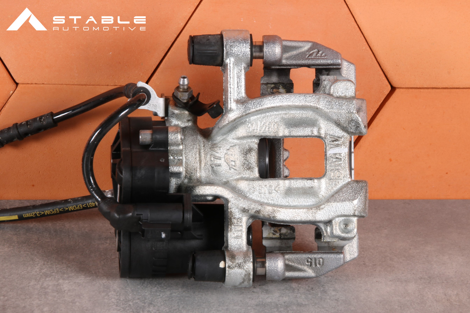 MINI F54 F55 F56 F57 F60 REAR RIGHT BRAKE CALIPER 34/280/10 8831988 3928 km !!!