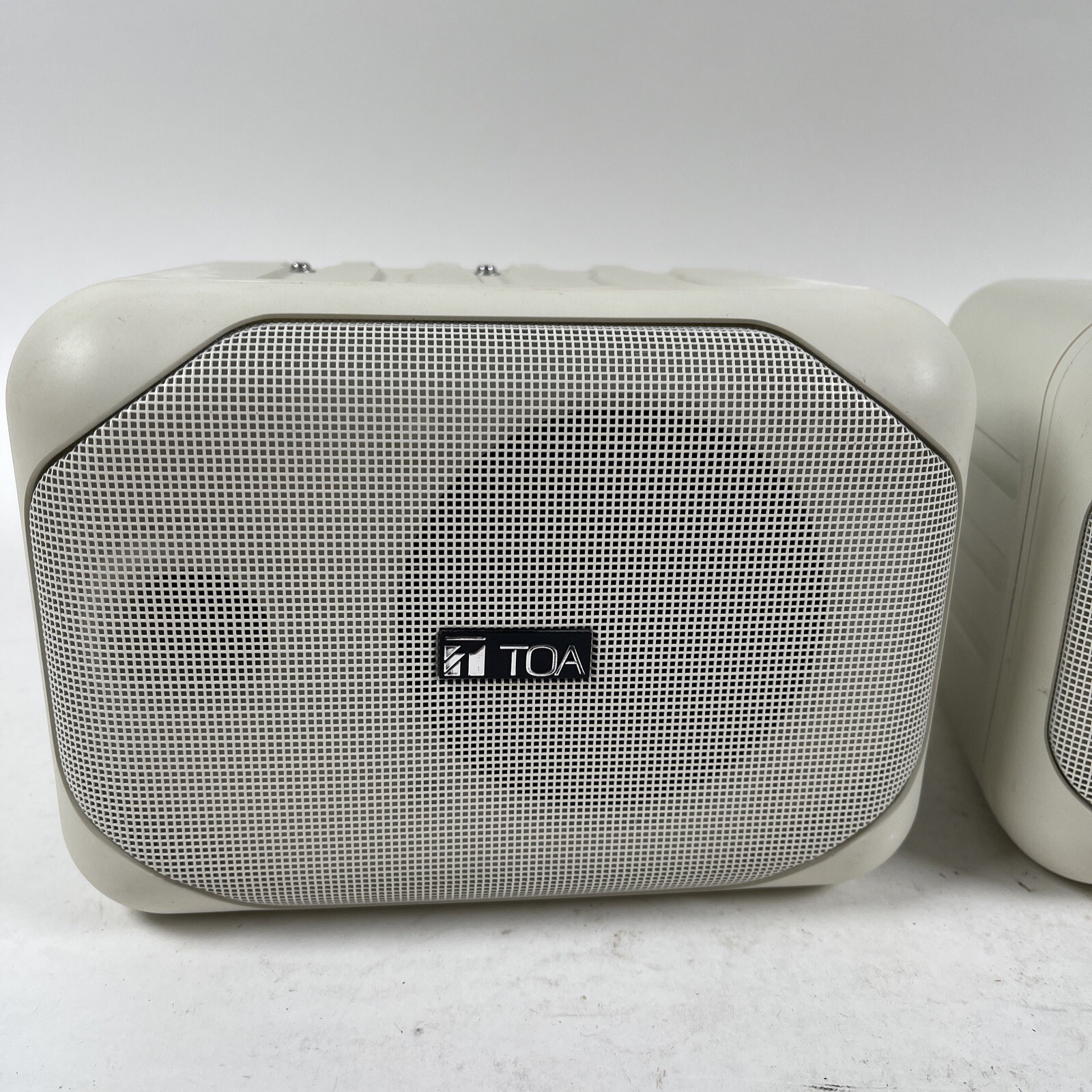 2 TOA Electronics Speaker System F-5 White