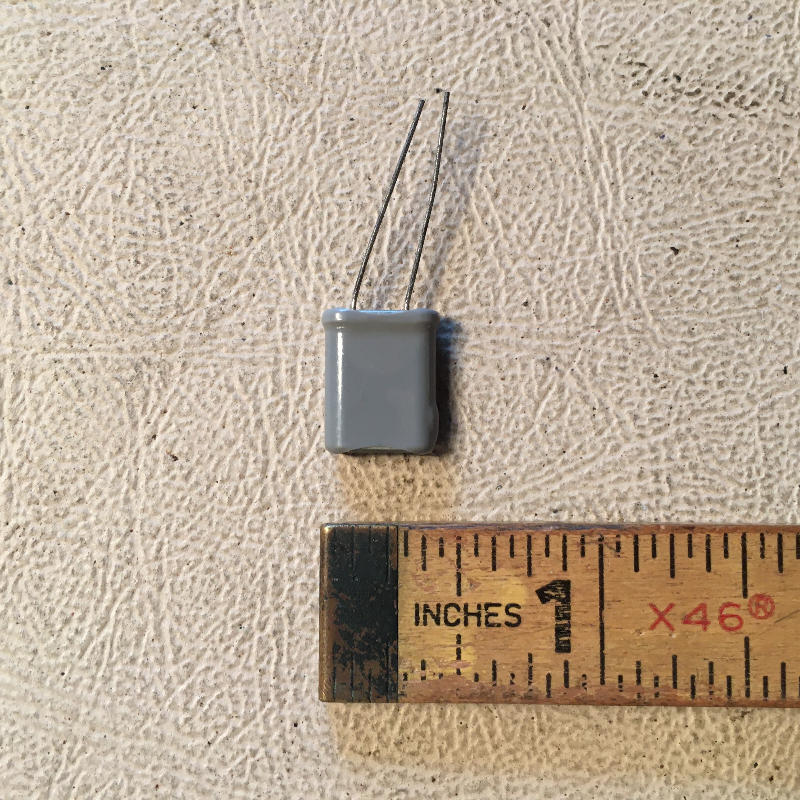 Quartz Crystal 13.9776 Mhz, NOS
