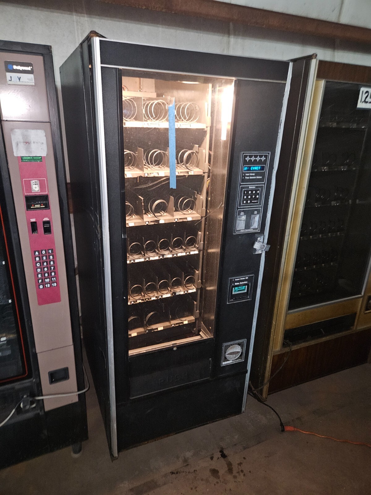 3x Rowe 4900 5900 JR Junior Snack Vending Machine Vending Machines, Powers Up