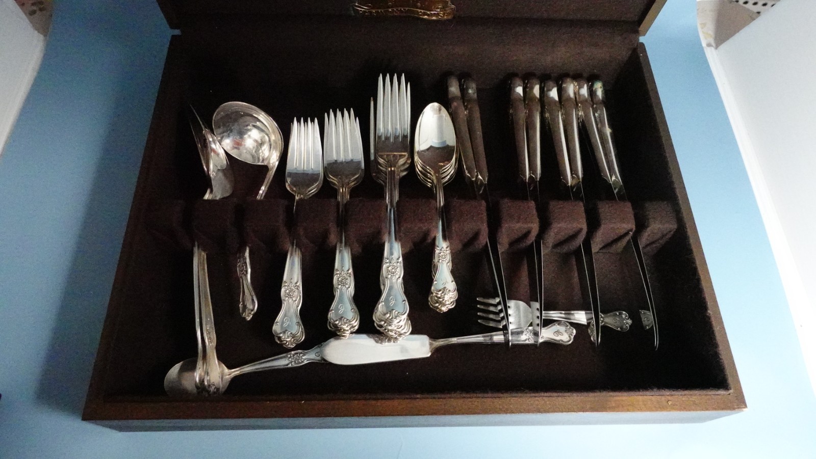 Old Company Plate 8 Piece Place Stainless Setting Set in Wood Case "C" monogram