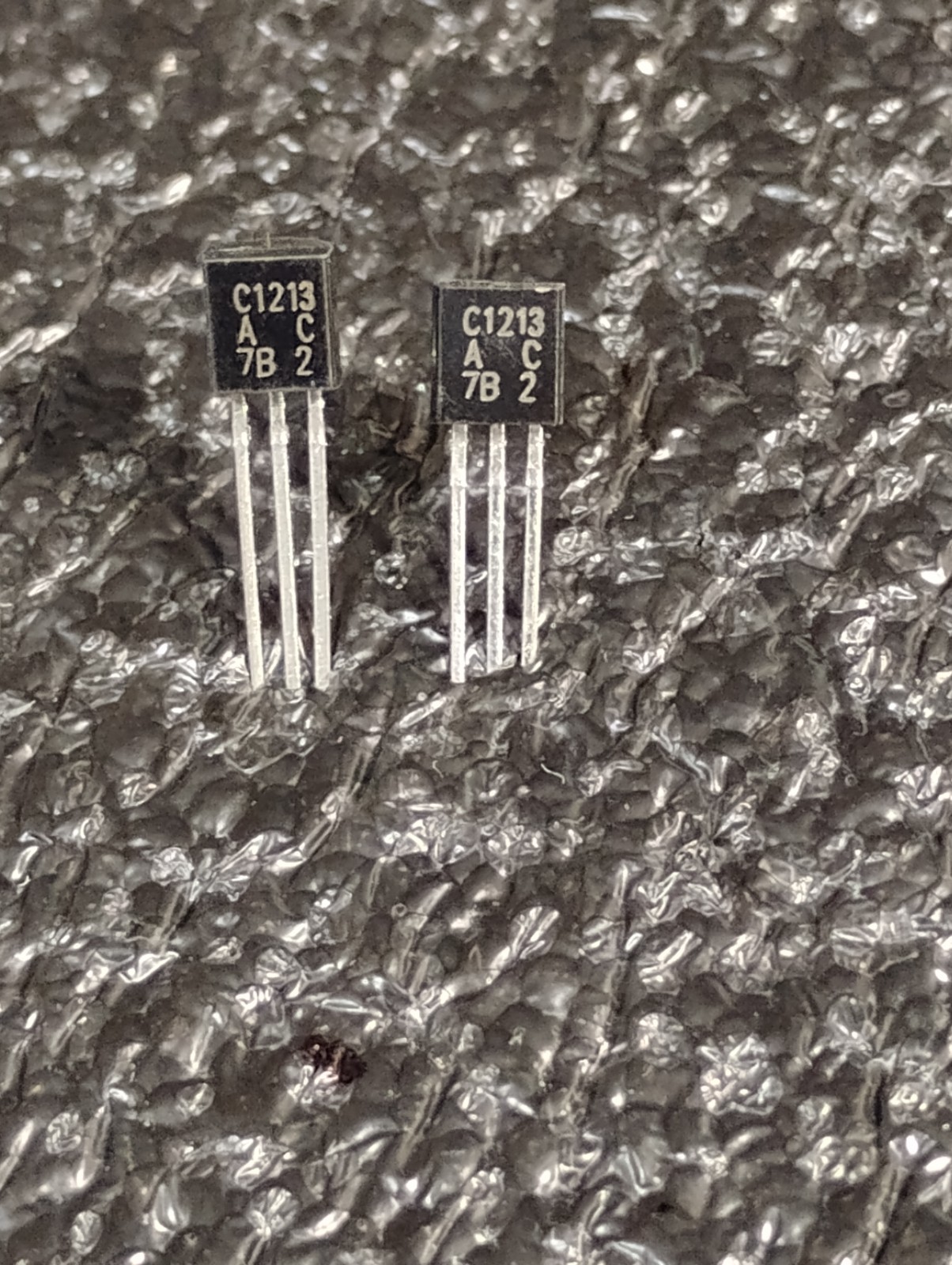 2SC1213A NPN Hitachi Transistors the real Deal not Fake ))))