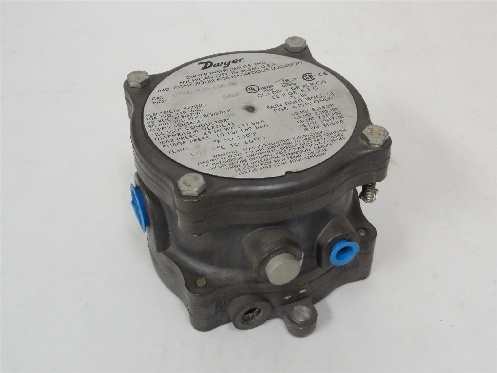 232323 Old-Stock; Dwyer 1950G-0-B-120-NA Differential Press Switch .15-.50in WC