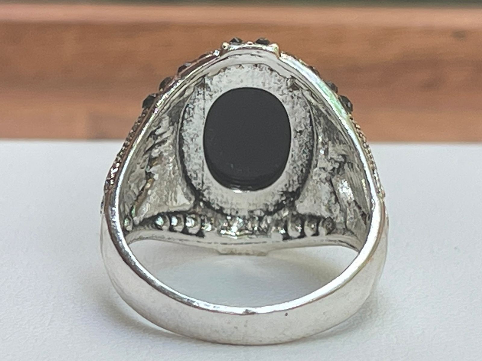 Men's ring with an eagle design and stones/yu145