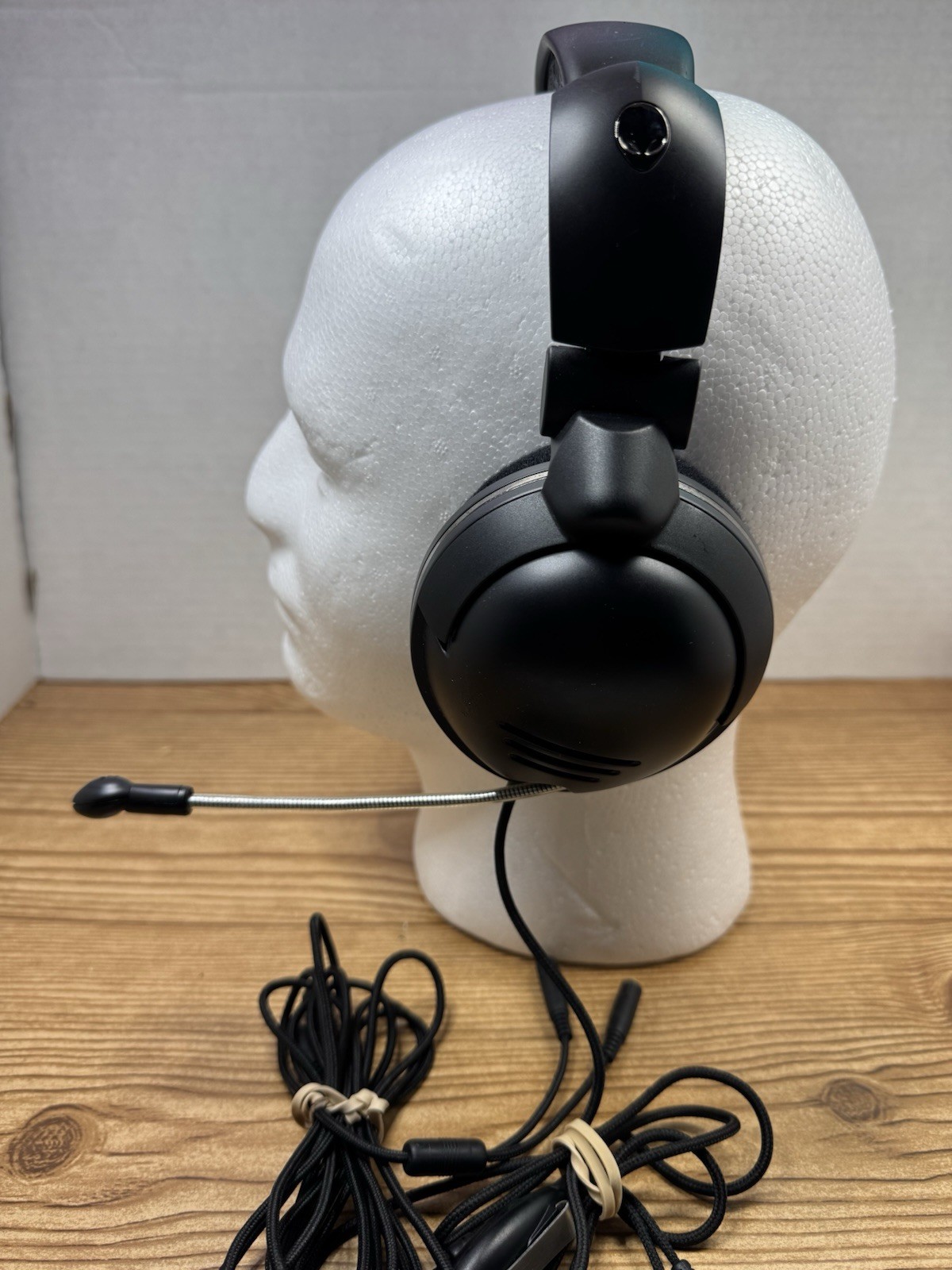 Alienware Gaming Headphones Wired with Microphone Genuine Original