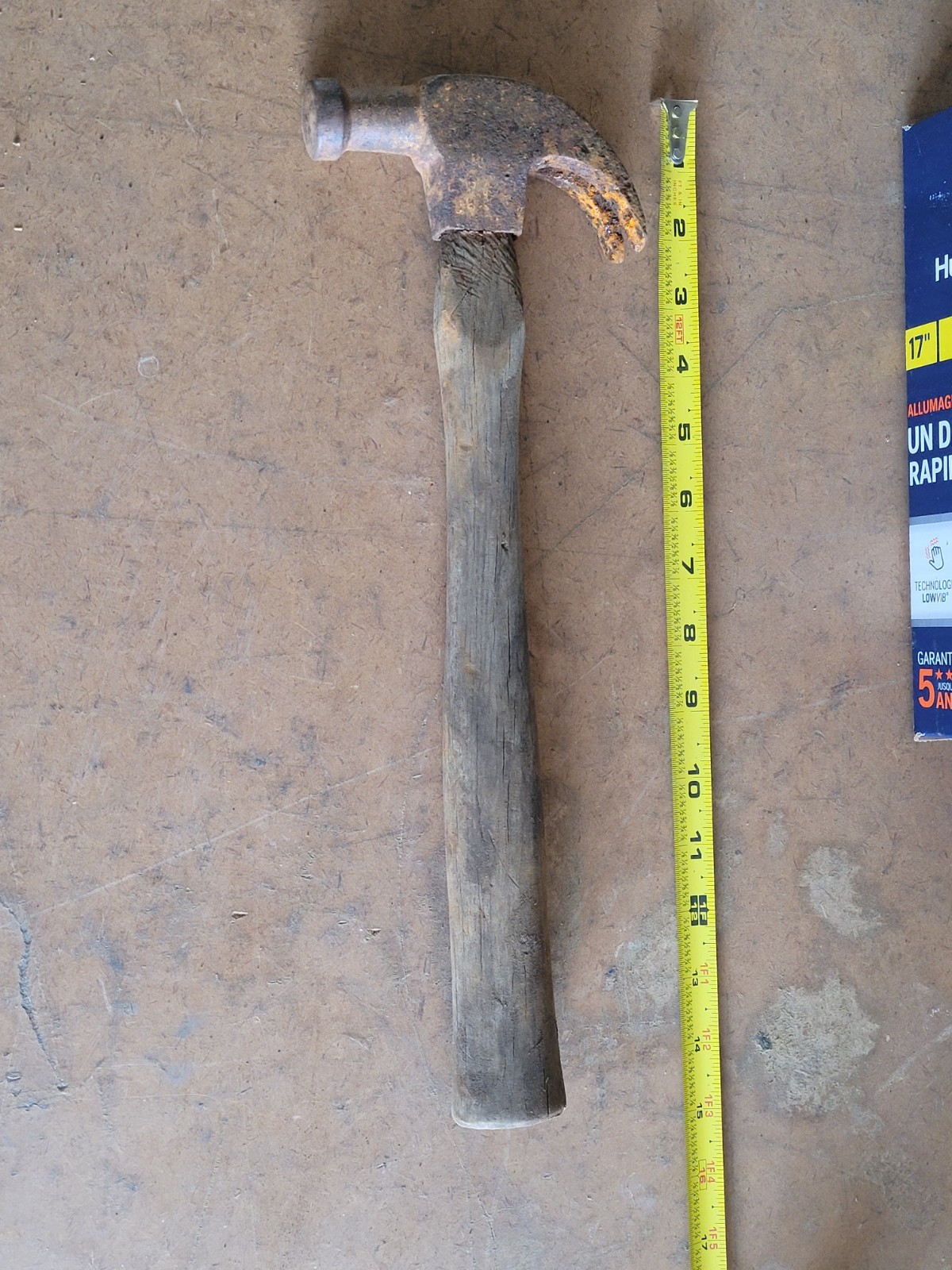 VINTAGE 16" Claw Hammer Wood Handle Carpenter Framing Tool Primitive Rustic