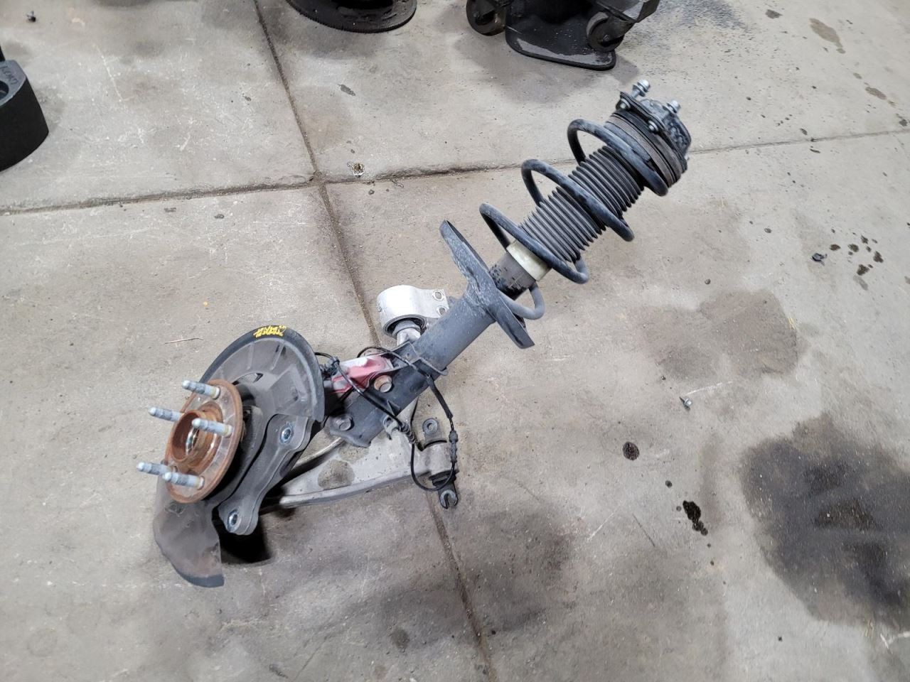 (LOCAL PICKUP ONLY) Passenger Right Front Knee FWD Fits 21-23 ENVISION 2066385