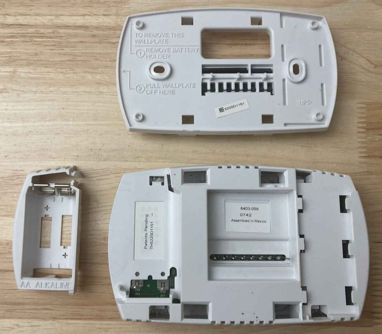 Bard TH5220D1151 Non-Programmable Thermostat 8403-058 (Tested)