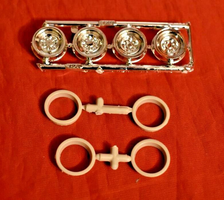 AMT 57 Thunderbird Chrome Reverse Wheels and Rims 1/25