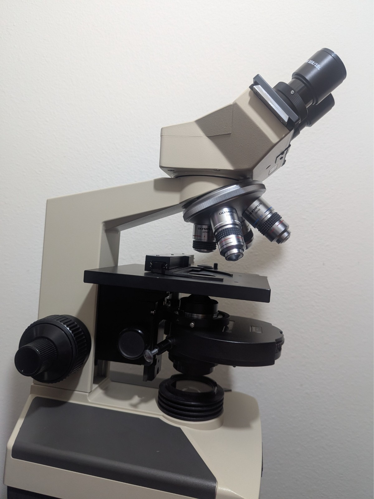 Exc Cond. WORKS PERFECTLY Olympus CH2 Microscope w/ PHASE CONTRAST 4x,10x,40,100
