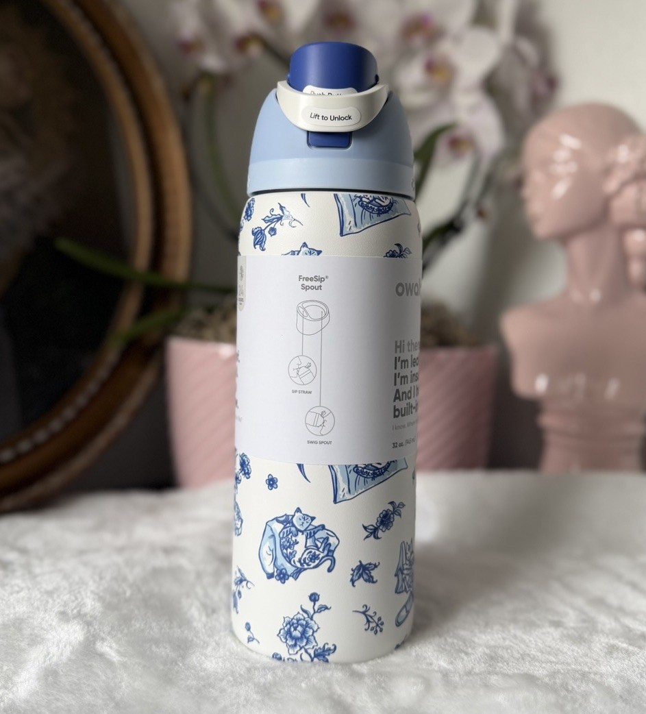 Owala Blue Delft Collage Floral 32 Oz Freesip Water Bottle Tumbler US