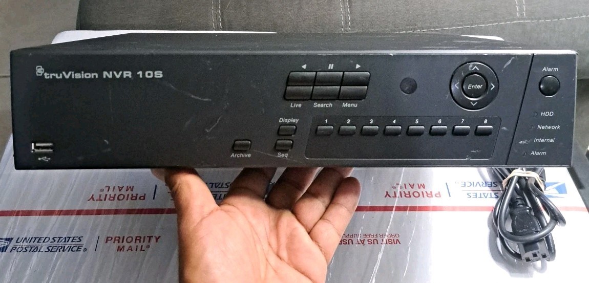 Interlogix Truvision NVR 10 TVN-1008S-2T Digital Video Streaming Recorder w/Cord