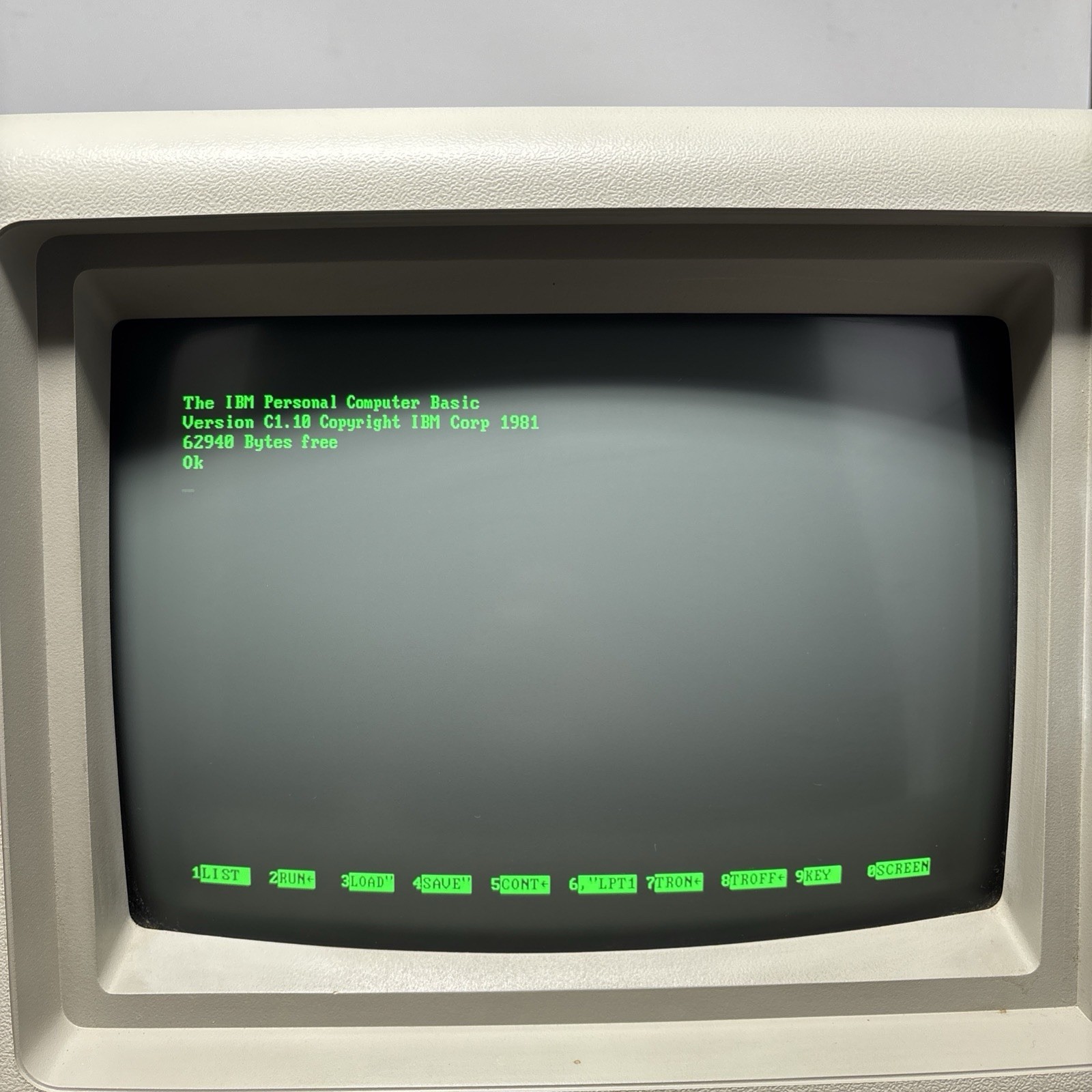 IBM 5160 XT FOR PARTS BOOTS TO BASIC Vintage Personal Computer Retro READ