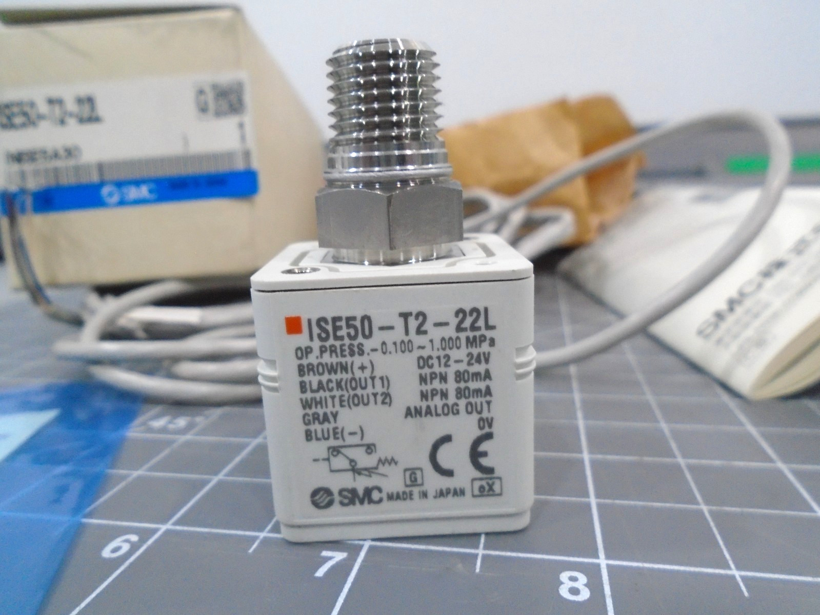 NEW SMC ISE50-T2-22L Digital Pressure Switch Sensor