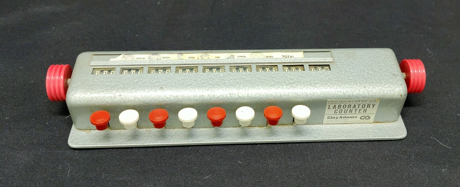 VINTAGE LABORATORY CELL COUNTER - 8 KEYS - 1960 GOOD CONDIONS WORKS