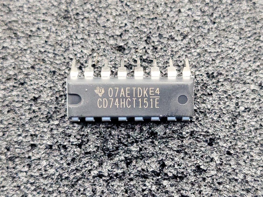 New (24pcs) CD74HCT151E TEXAS INSTRUMENTS IC Logic